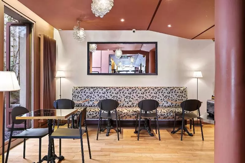 Fotos del hotel Hôtel De Sèvres:  13