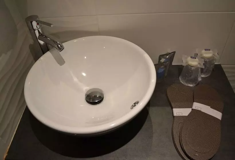 Fotos del hotel Hôtel Kyriad And Spa Reims Centre:  7