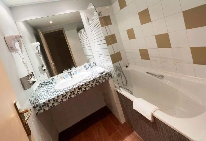 Fotos del hotel Hôtel Kyriad And Spa Reims Centre:  13