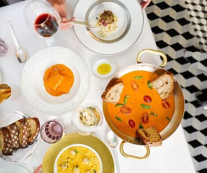 Fotos del hotel Hôtel Le Royal Monceau Raffles Paris:  2