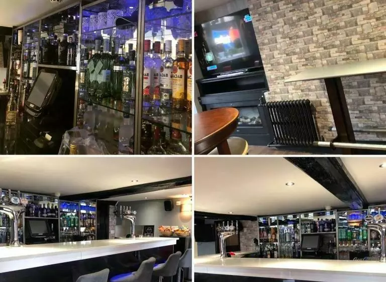 Fotos del hotel Old Black Horse Inn:  2