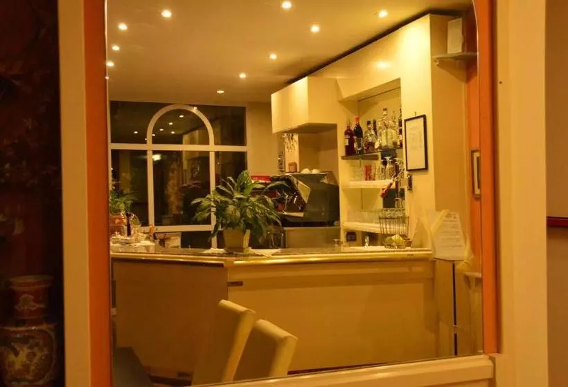 Fotos del hotel Genova:  6