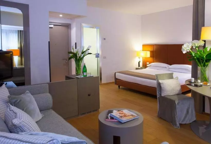 Fotos del hotel Starhotels Michelangelo Florence:  2