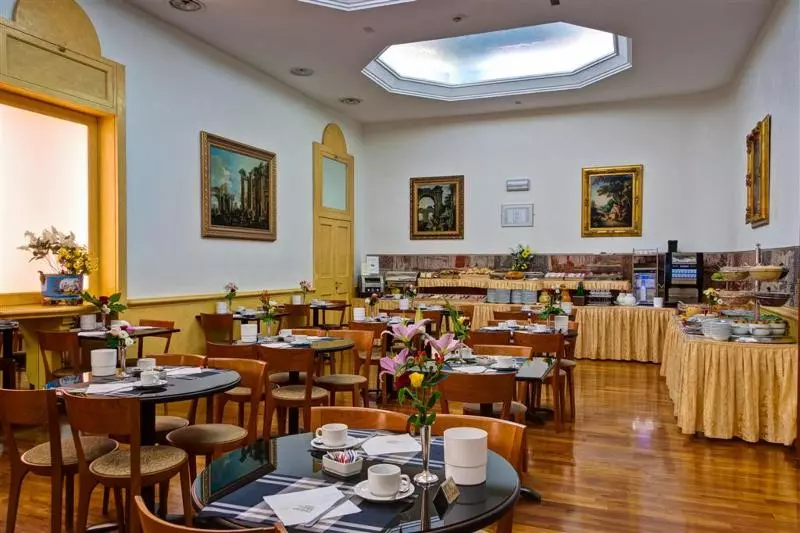 Fotos del hotel Mondial:  5