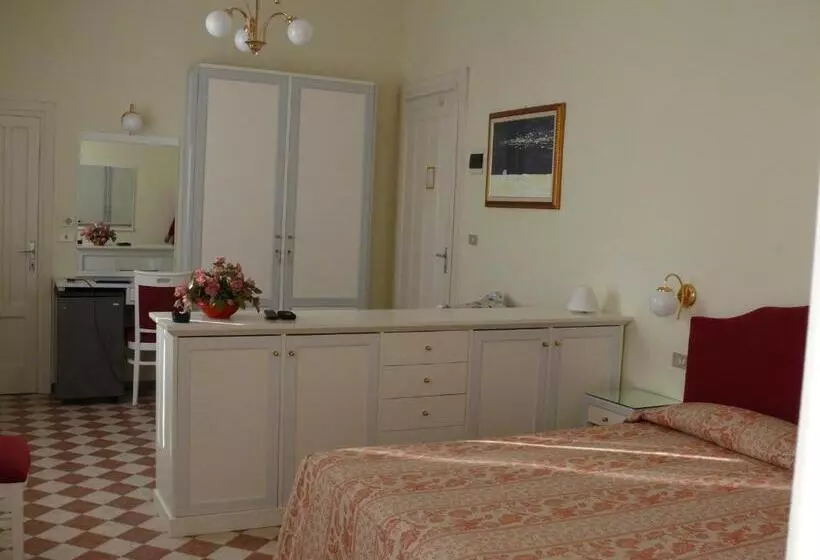 Fotos del hotel Britannia:  20