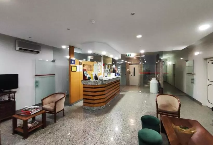 Fotos del hotel Residencial Centro Comercial Avenida Bragashopping:  5