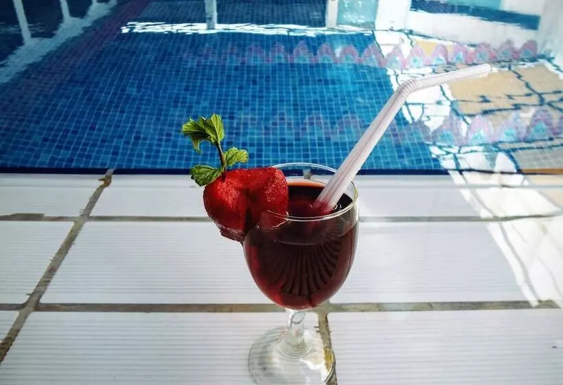 Fotos del hotel Seteen Palace:  4