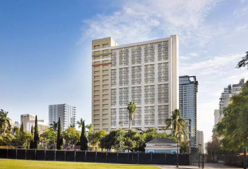 Doubletree By Hilton San Diego Downtown