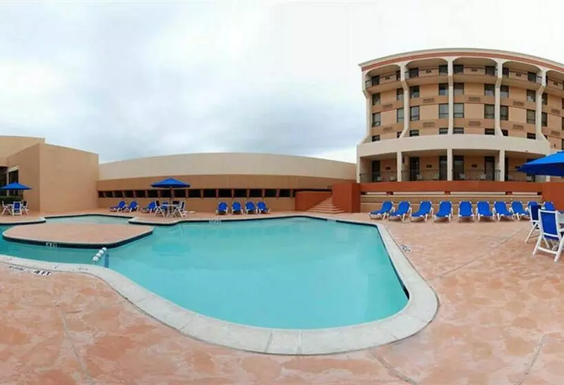 Love Field Hotel & Suites