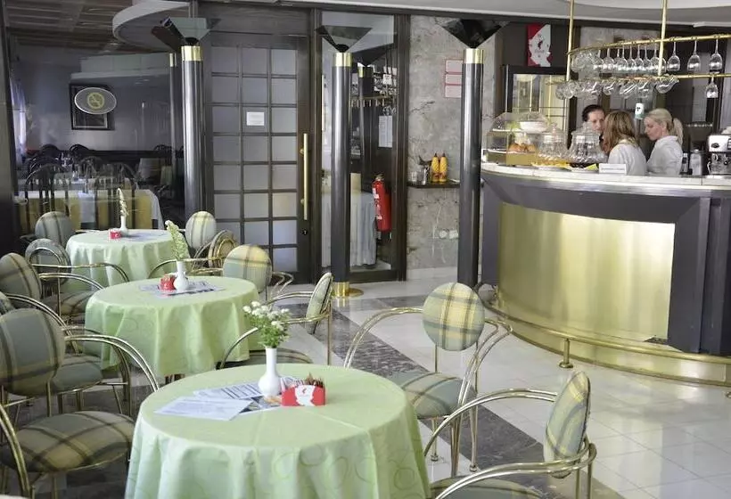 Fotos del hotel Alp:  13