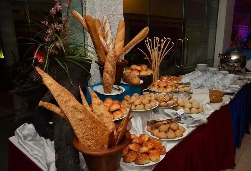 Fotos del hotel Catamaran Beach:  23