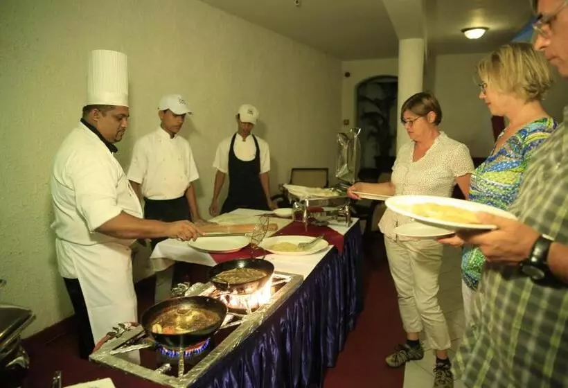 Fotos del hotel Catamaran Beach:  25