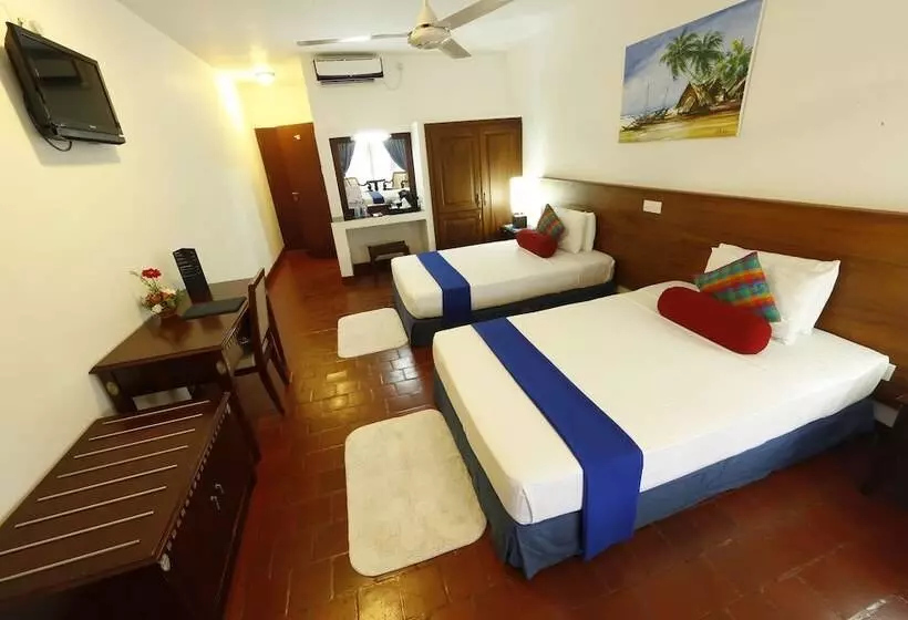 Fotos del hotel Catamaran Beach:  8