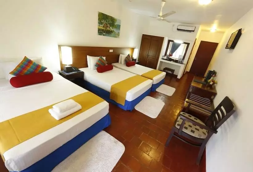 Fotos del hotel Catamaran Beach:  18