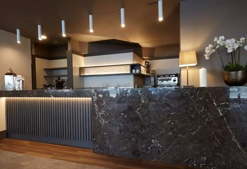 Fotos del hotel Dc  International:  4