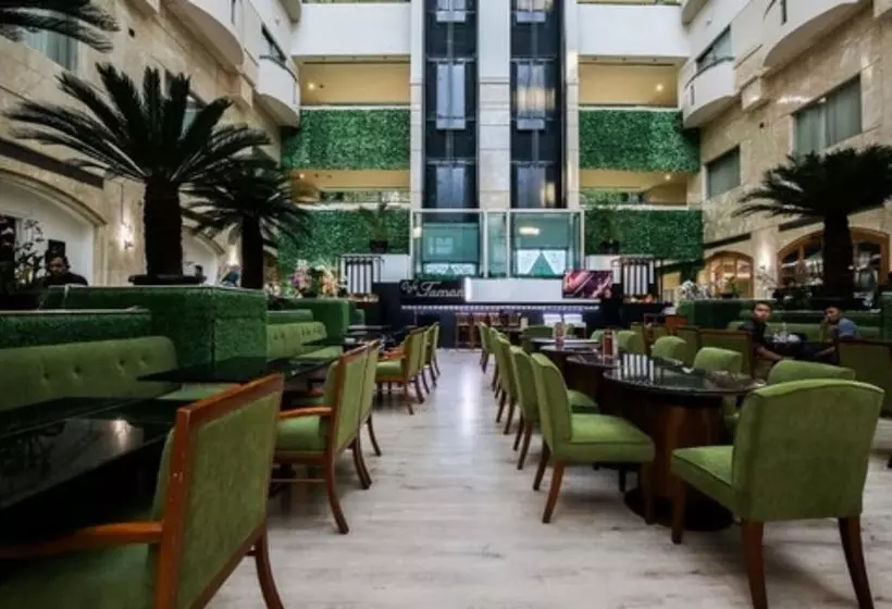 Fotos del hotel Surabaya Suites:  18