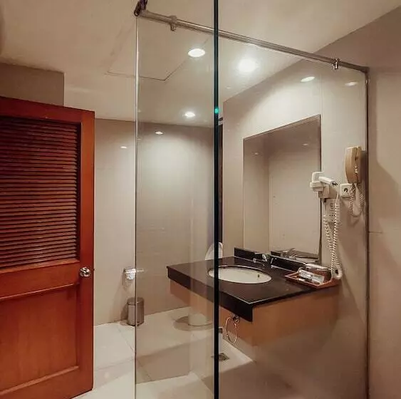 Fotos del hotel Surabaya Suites:  25