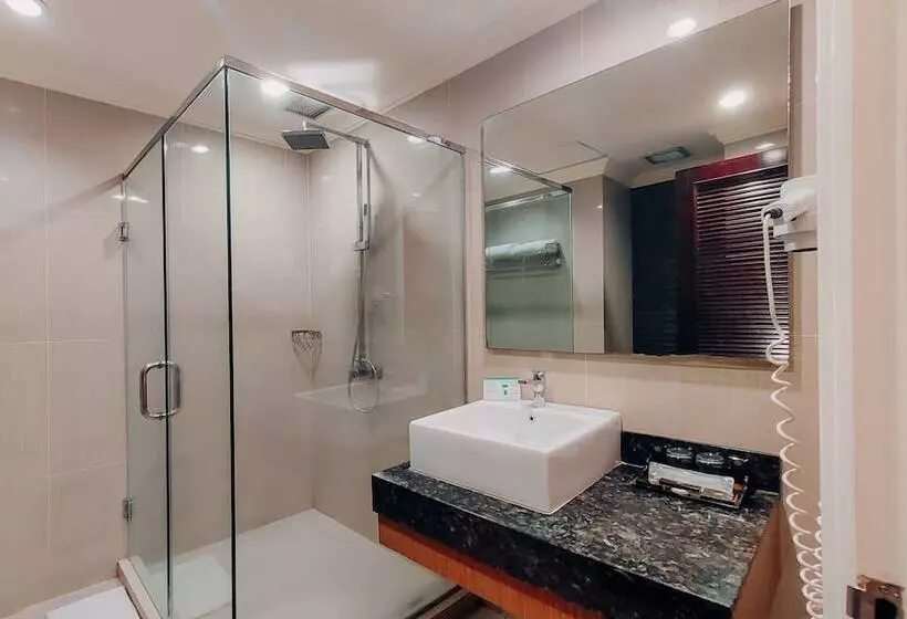 Fotos del hotel Surabaya Suites:  23