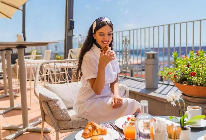 Fotos del hotel Mercure Napoli Centro Angioino:  8