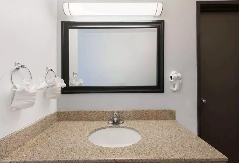 Fotos del hotel Days Inn By Wyndham Las Vegas:  4