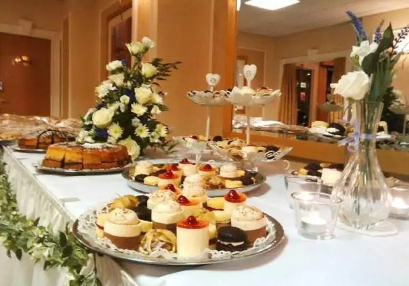 Fotos del hotel Aston Court:  11