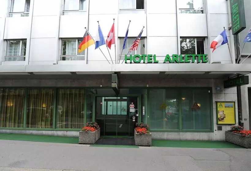 Arlette Beim Hauptbahnhof