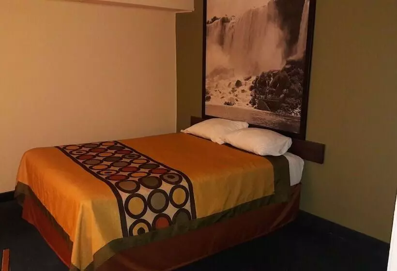 Fotos del hotel Super 8 By Wyndham Niagara Falls North:  21