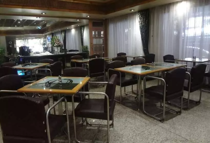 Fotos del hotel Midtown Pritam:  3