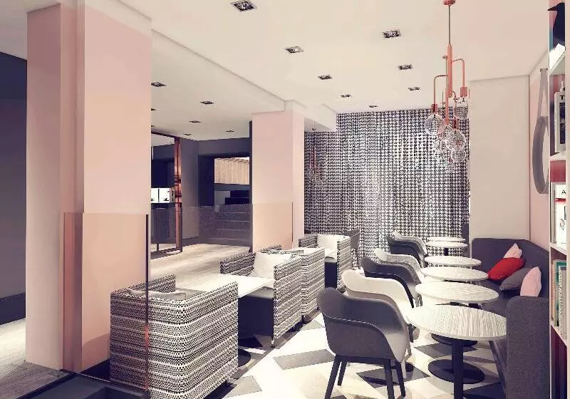 Fotos del hotel Mercure Paris Pigalle Sacre Coeur:  9