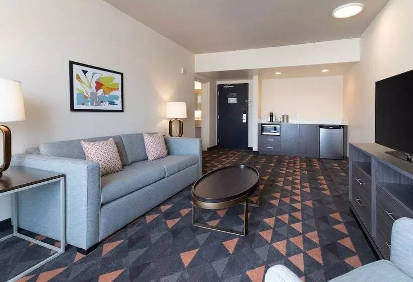 Fotos del hotel Holiday Inn & Suites Across From Universal Orlando, An Ihg:  20