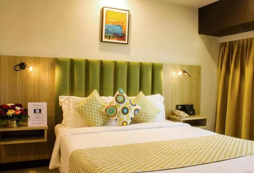 Fotos del hotel Emerald Hotel & Service Apartments:  19