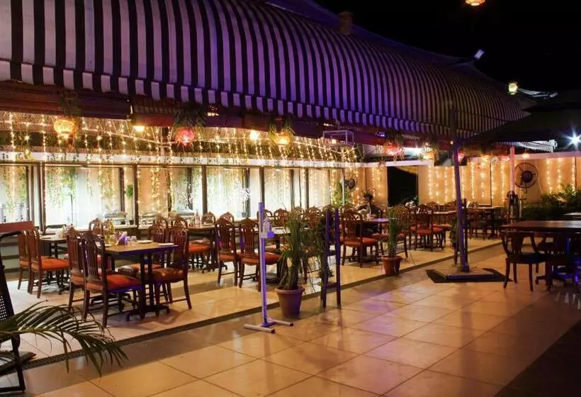 Fotos del hotel Emerald Hotel & Service Apartments:  24