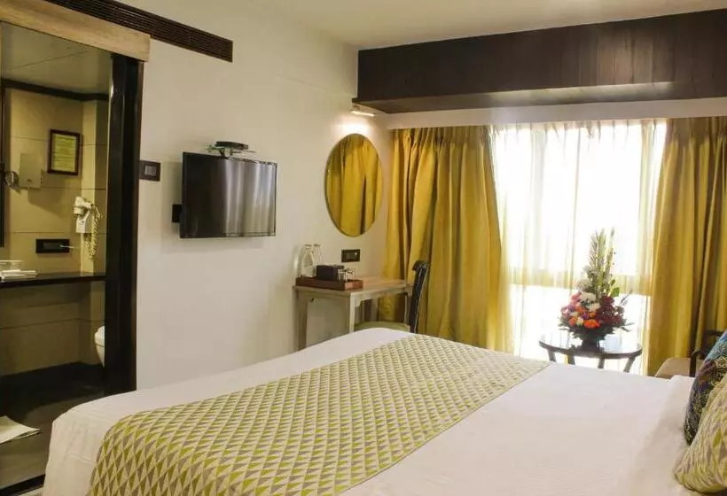 Fotos del hotel Emerald Hotel & Service Apartments:  11