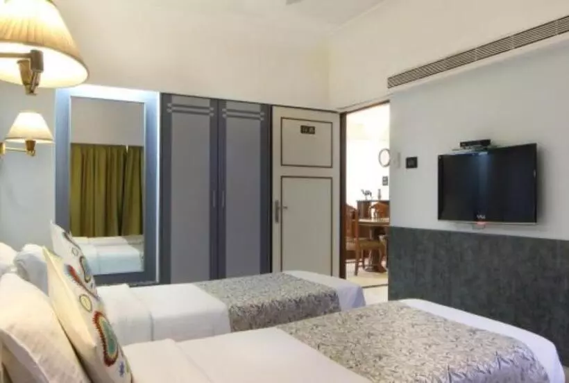 Fotos del hotel Emerald Hotel & Service Apartments:  7