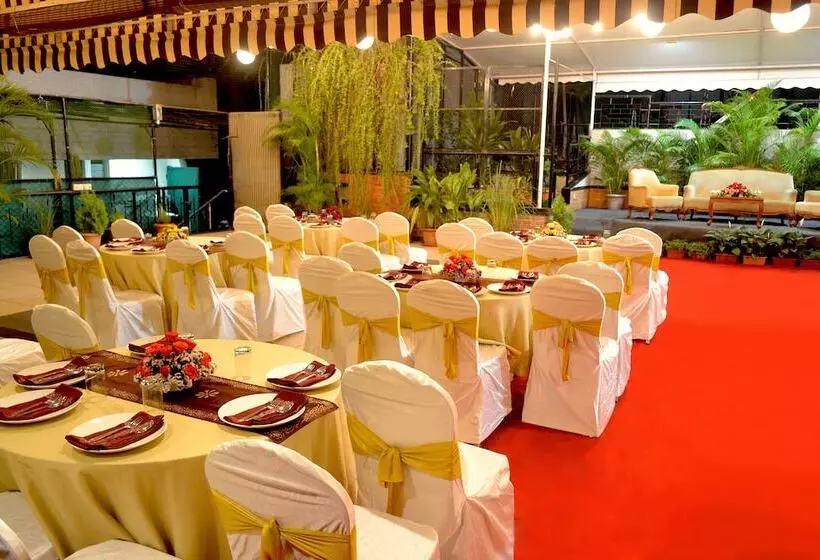 Fotos del hotel Emerald Hotel & Service Apartments:  22