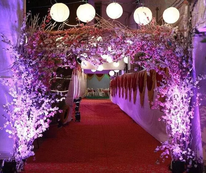 Fotos del hotel Emerald Hotel & Service Apartments:  8