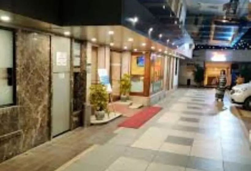 Fotos del hotel Emerald Hotel & Service Apartments:  12