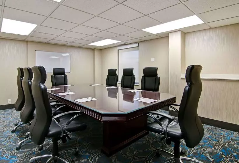 Fotos del hotel Hampton Inn & Suites By Hilton Calgary-airport:  10