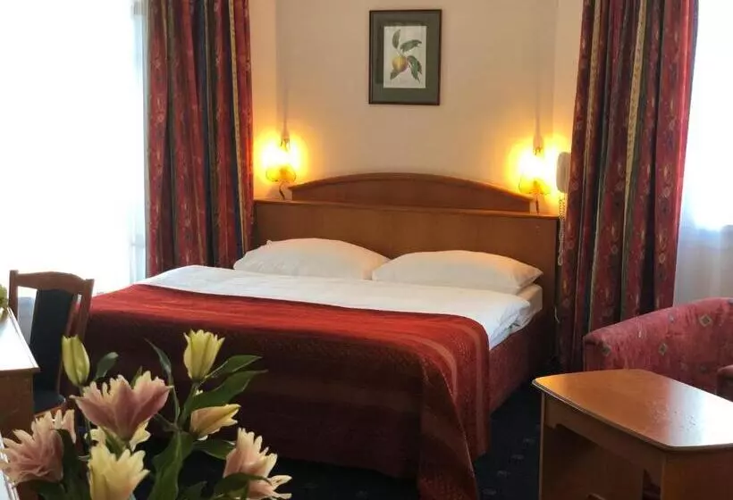 Fotos del hotel Kavalir:  5