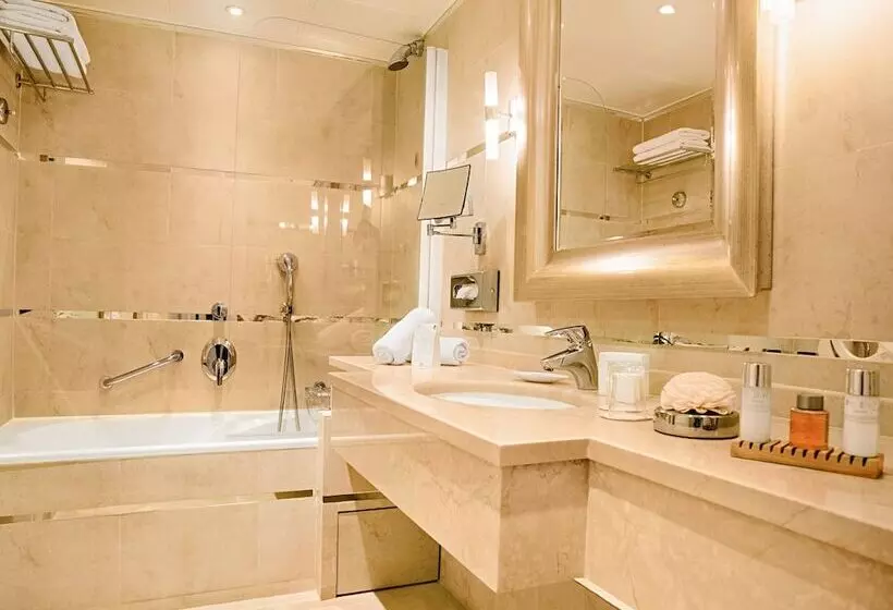 Fotos del hotel Renoir:  6