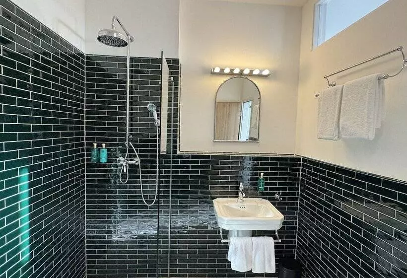 Fotos del hotel East-Side Hotel:  12