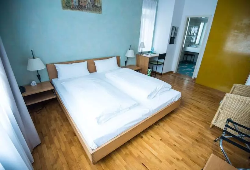 Fotos del hotel Robert Mayer:  11