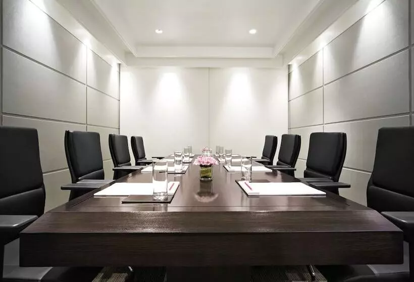 Fotos del hotel President  Ihcl Seleqtions:  5