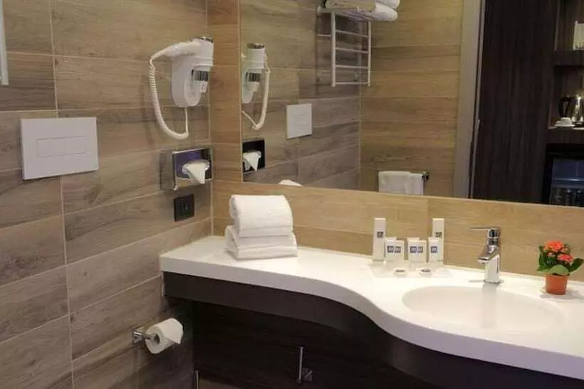 Fotos del hotel Ih S Milano Lorenteggio:  9