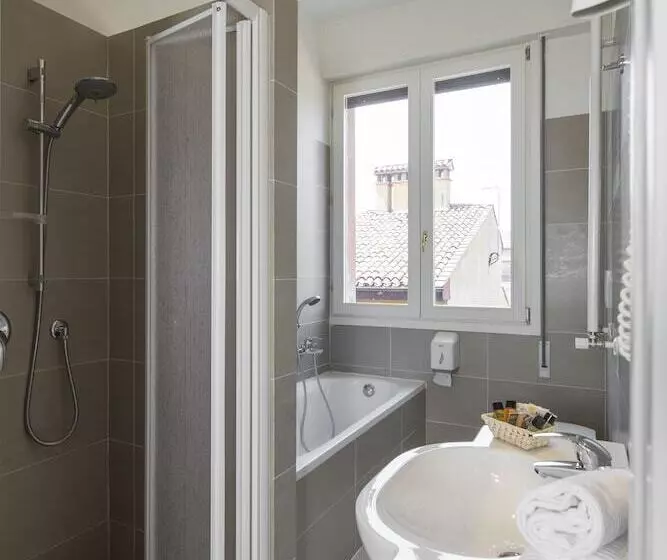 Fotos del hotel Nuovo Hotel Del Porto:  14