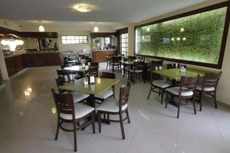 Fotos del hotel Quinta Dorada Hotel And Suites:  17