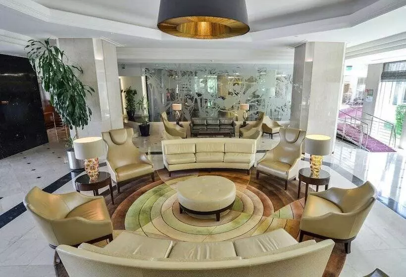 Crowne Plaza Bucharest, An Ihg