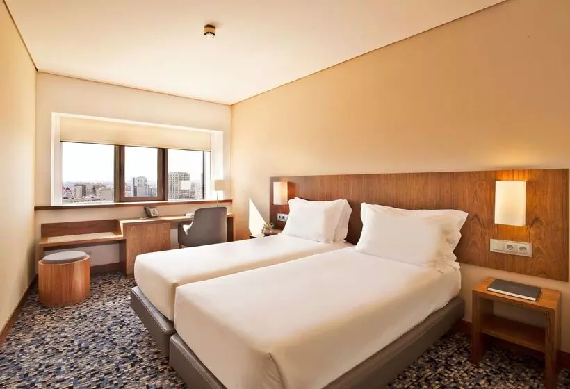 Fotos del hotel Ramada By Wyndham Lisbon:  4