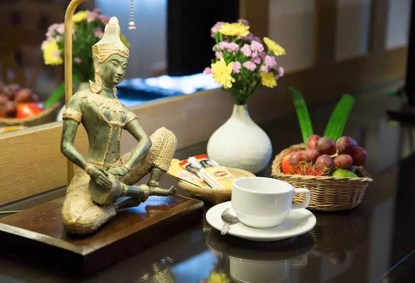 Fotos del hotel The Tarntawan  Surawong Bangkok:  4