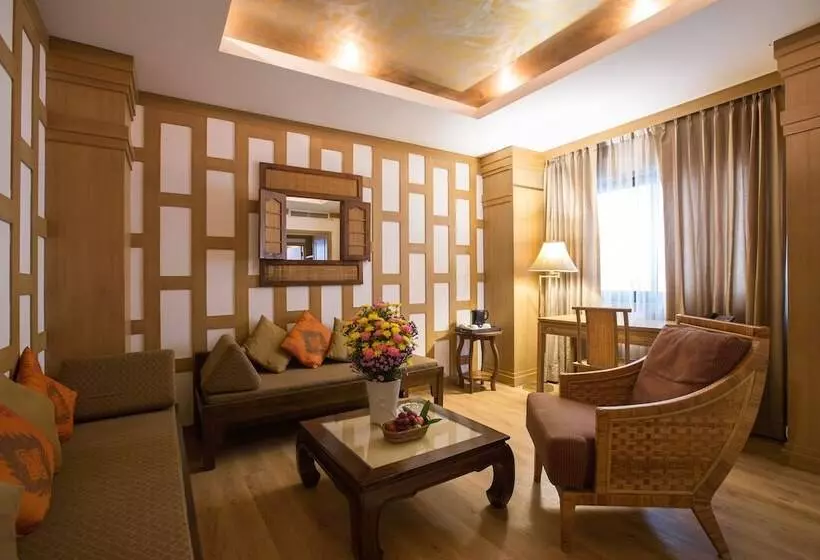 Fotos del hotel The Tarntawan  Surawong Bangkok:  24